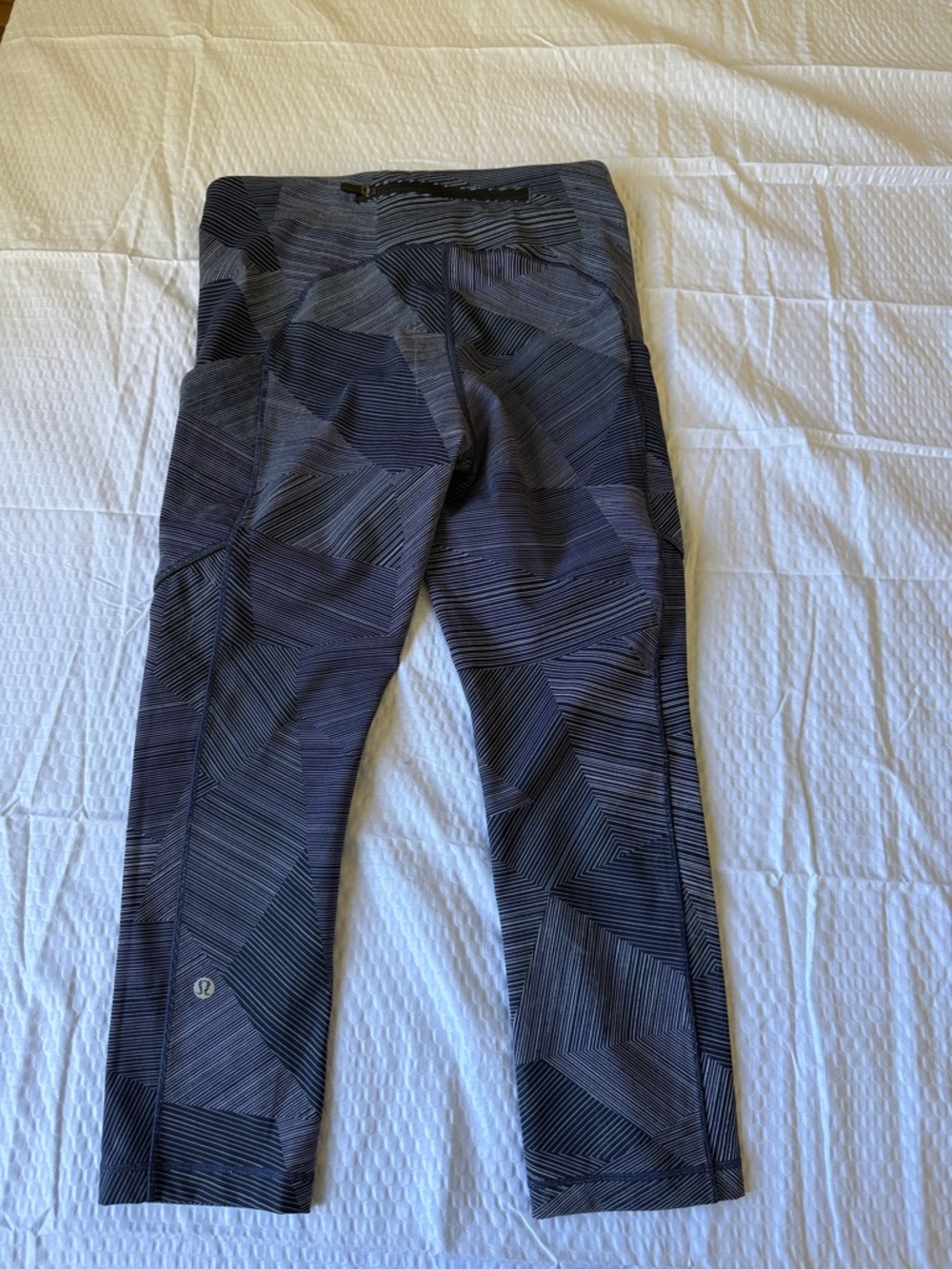 lululemon athletica Navy Geometric Cropped Leggings - Picture 6 of 11